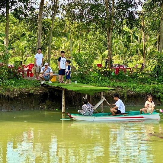 Vui chơi cùng trò dân gian & sông nước