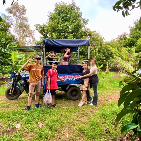 Hái trái cây tại vườn